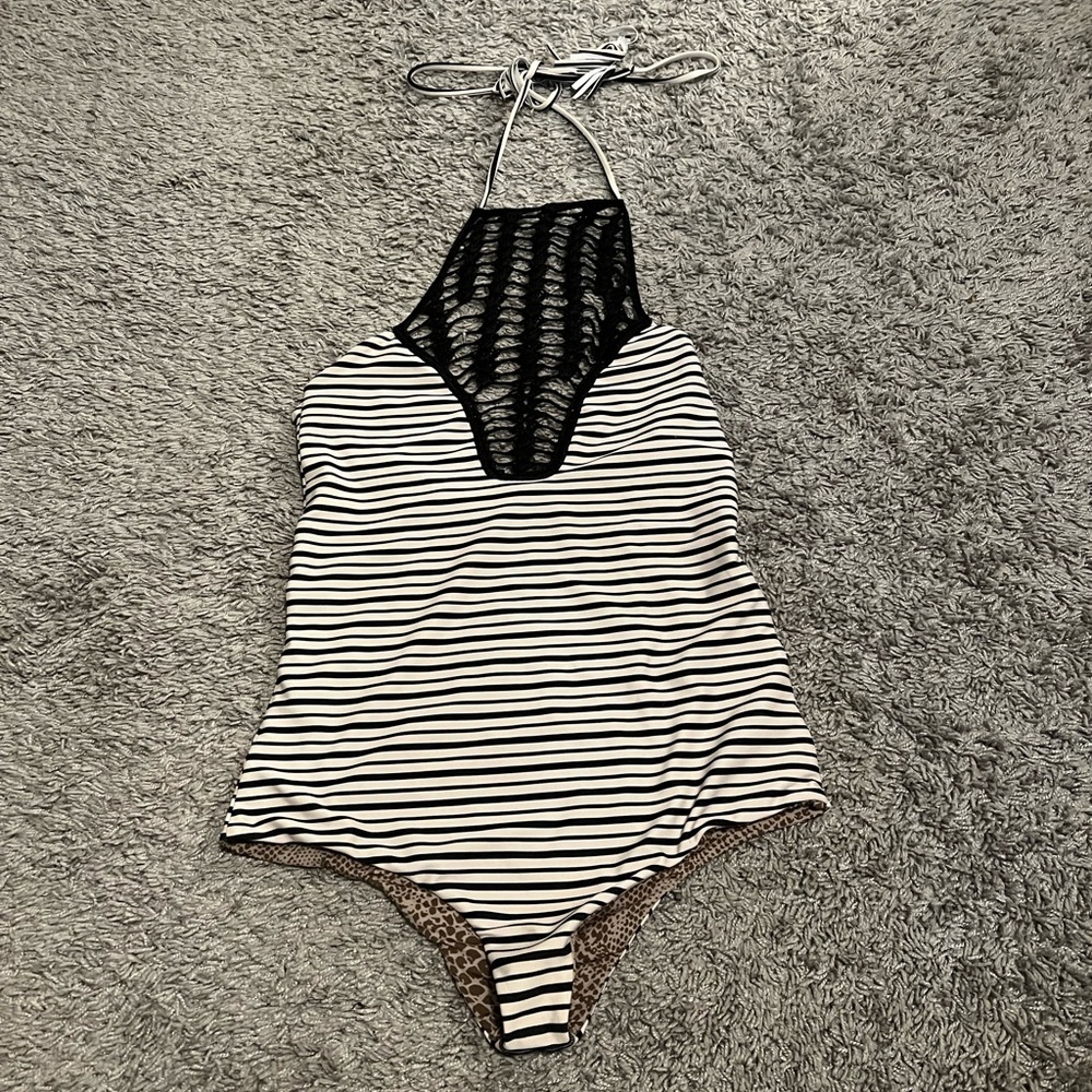 Acacia One Piece